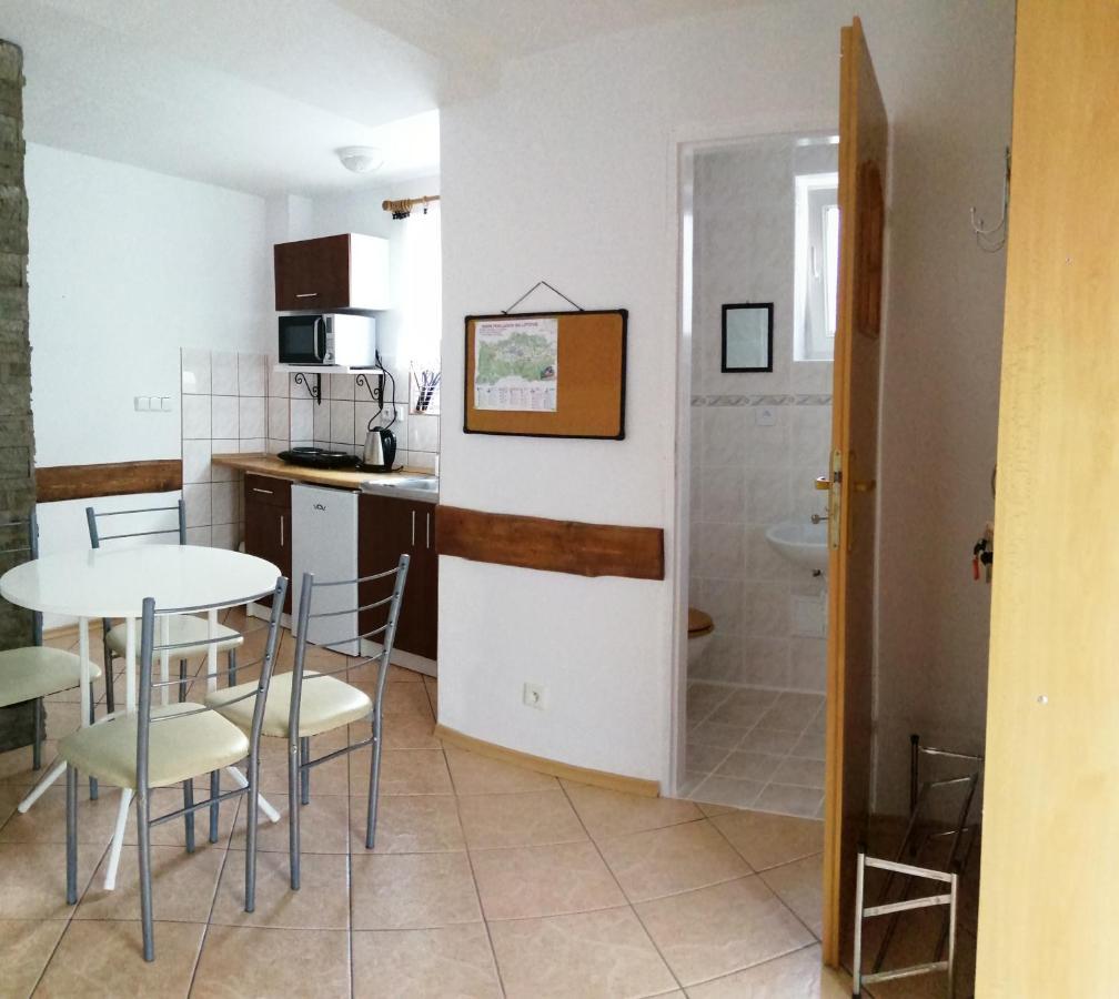 Vanessa Apartments Bešeňová Екстериор снимка