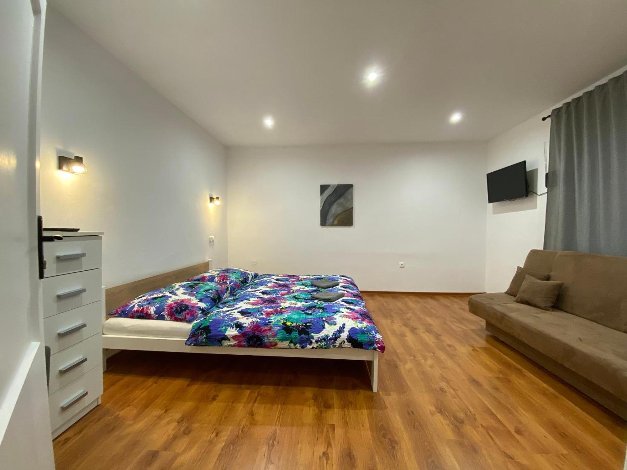 Vanessa Apartments Bešeňová Екстериор снимка